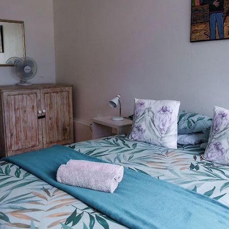 Hermanus Backpackers & Budget Accommodation Exterior photo