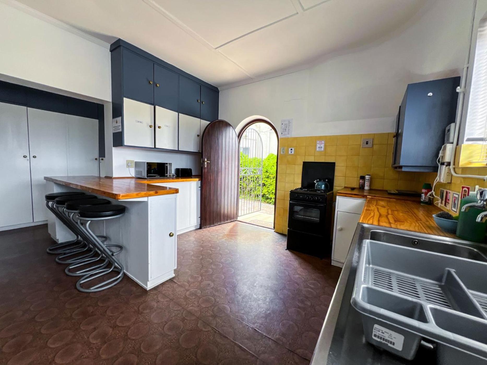 Hermanus Backpackers & Budget Accommodation Exterior photo