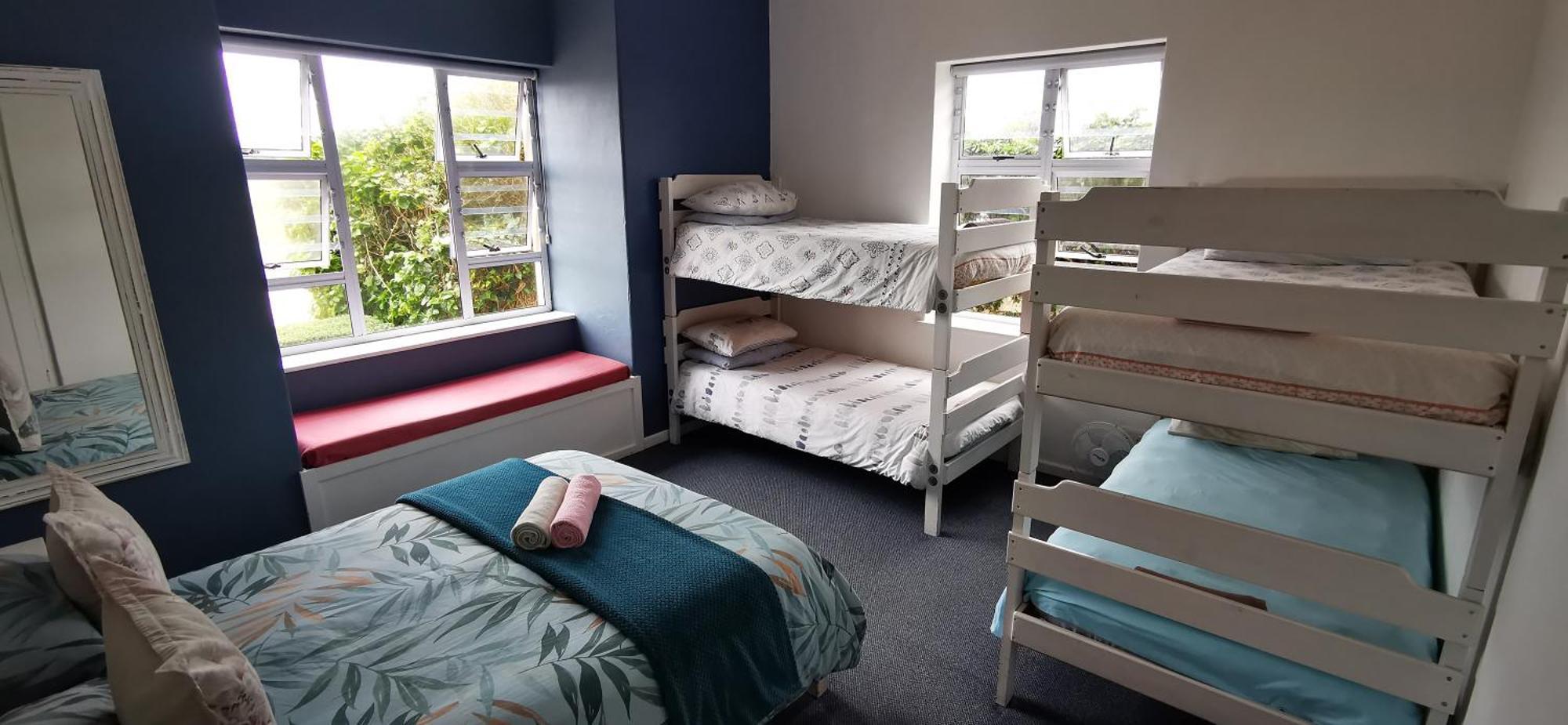 Hermanus Backpackers & Budget Accommodation Exterior photo
